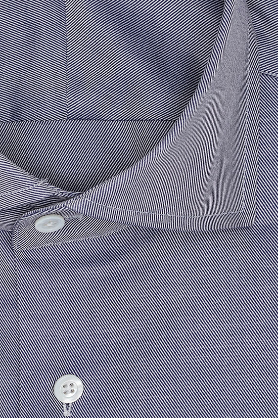 Светло-синяя сорочка