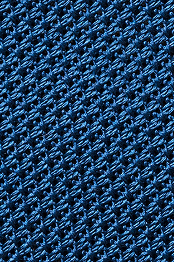 Ярко-синий галстук плетеной фактуры