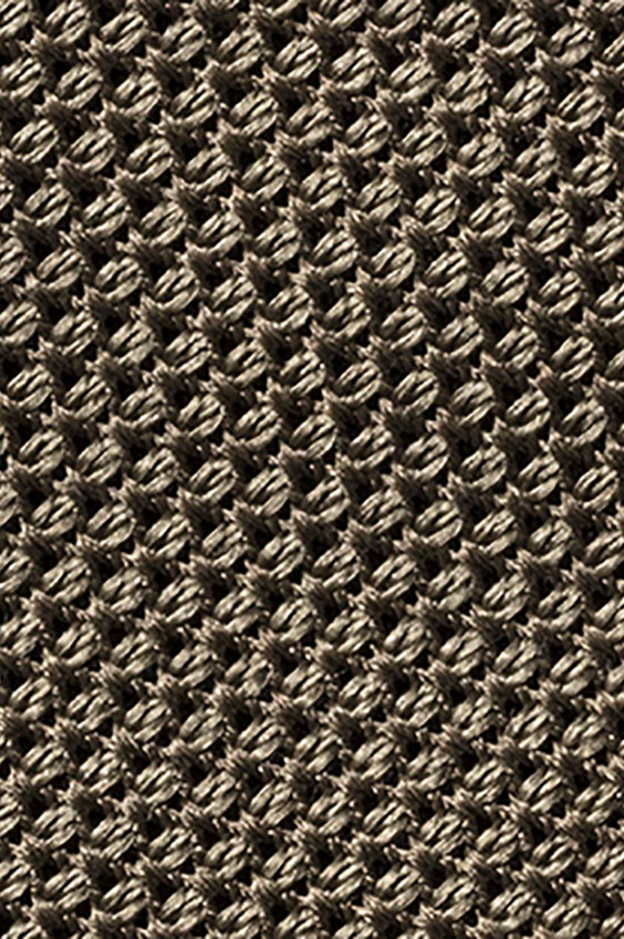 Зелёный галстук плетеной фактуры