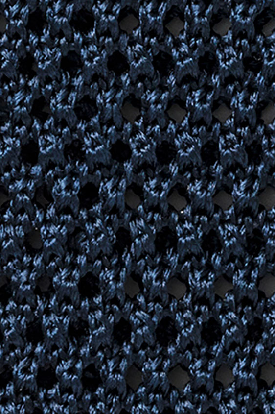 Синий галстук вязаной фактуры