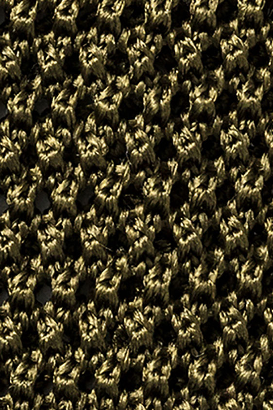 Зеленый галстук вязаной фактуры