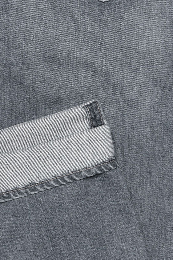 Джинсы светло-серого цвета из стираного денима