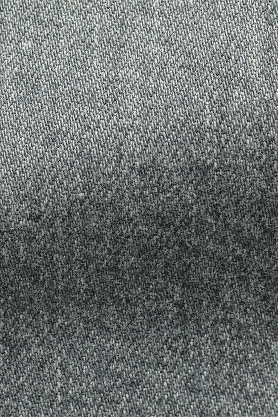 Джинсы светло-серого цвета из стираного денима