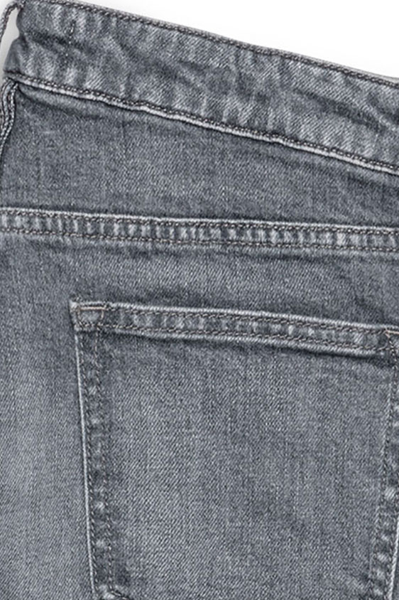 Джинсы светло-серого цвета из стираного денима