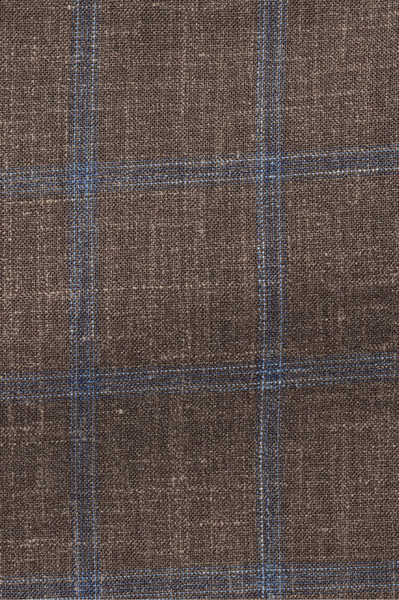 Коричневый костюм в голубую клетку