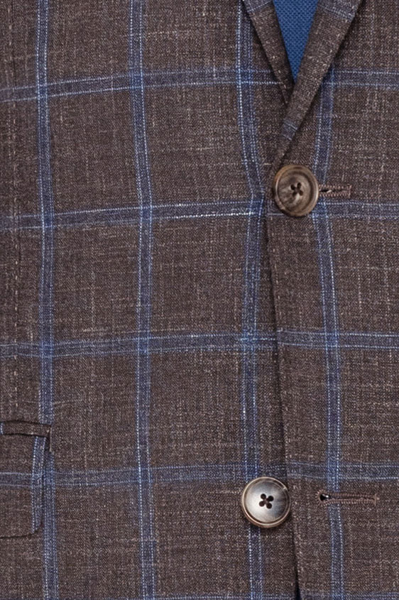 Коричневый костюм в голубую клетку