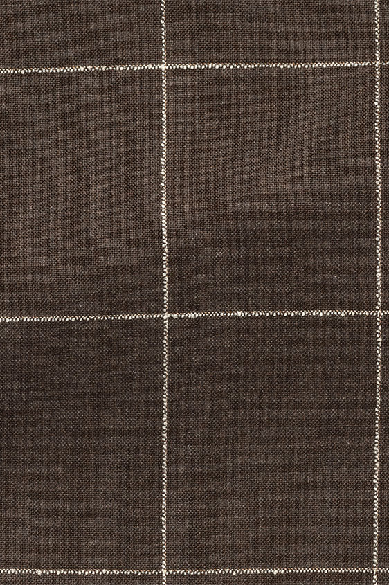 Коричневый костюм в клетку