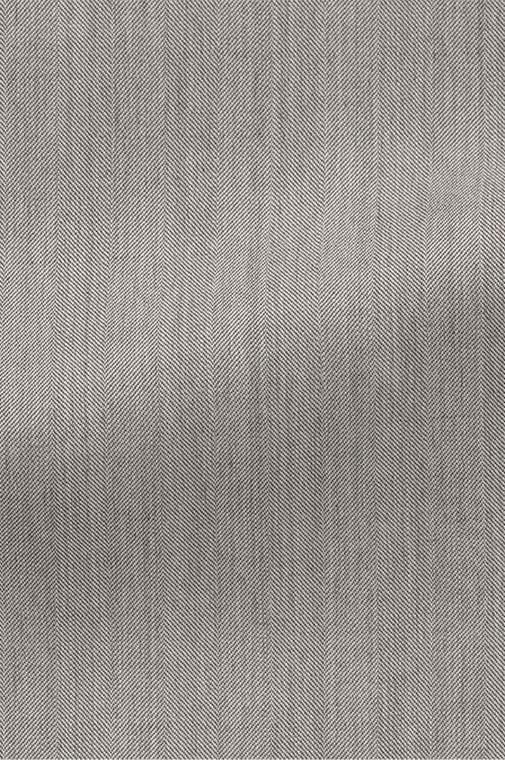 Светло-серый костюм в елочку