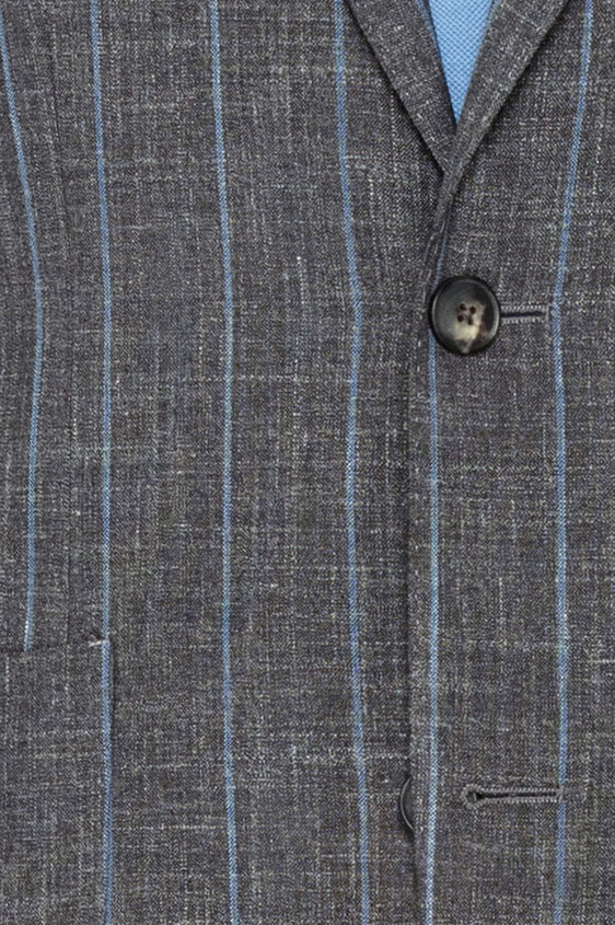 Темно-серый костюм в синюю клетку