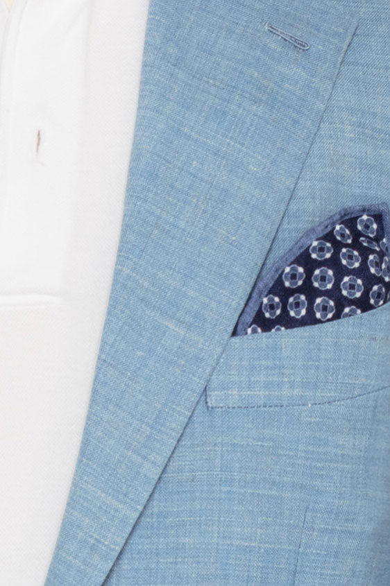 Светло-голубой костюм из шерсти и льна