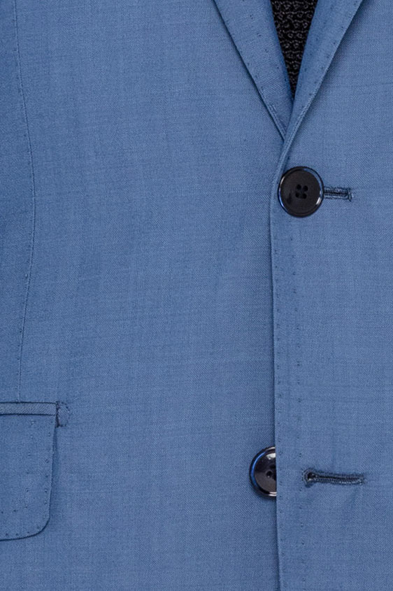 Синий костюм в елочку