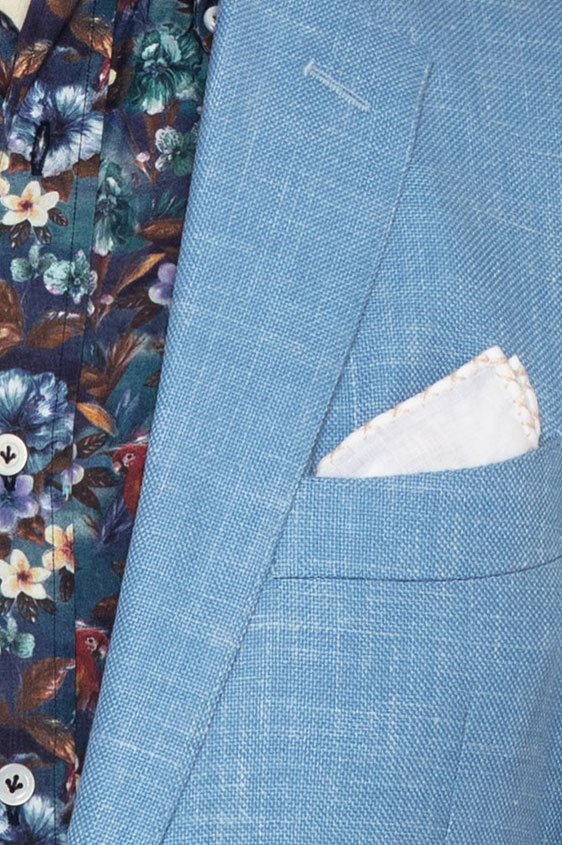 Небесно-голубой пиджак