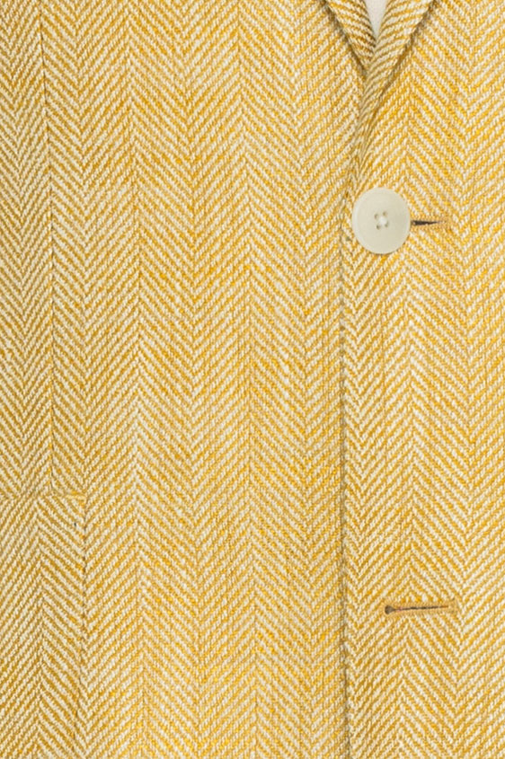 Желтый пиджак в елочку