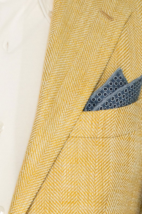 Желтый пиджак в елочку