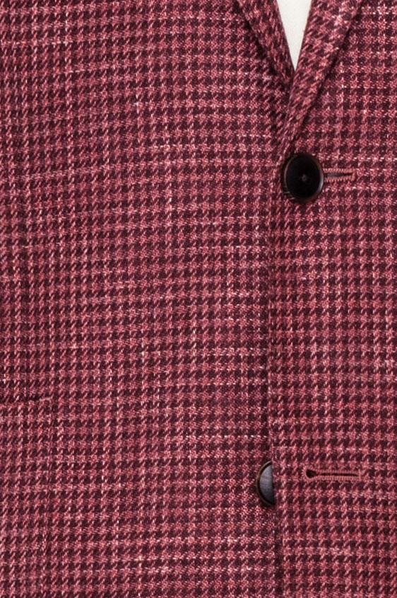 Бордовый костюм в гусиную лапку