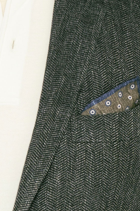 Темно-зеленый пиджак в елочку
