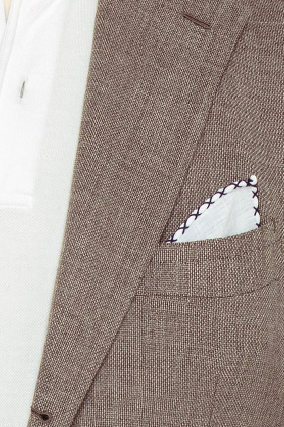 Светло-серый пиджак плетеной фактуры