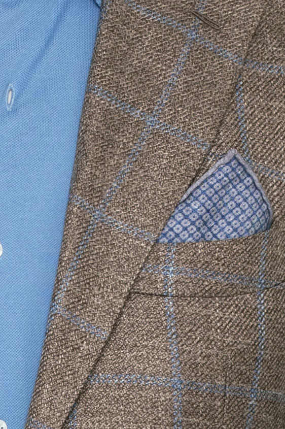 Темно-серый пиджак в клетку структуры твил