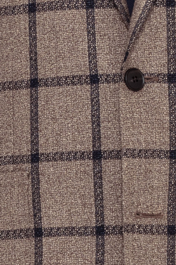 Светло-коричневый пиджак в синюю клетку