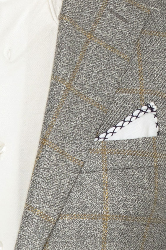 Серый пиджак в желтую клетку структуры твил