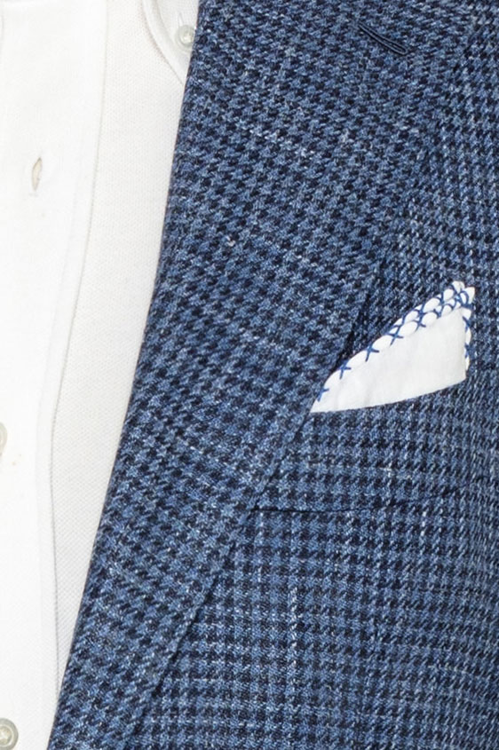 Темно-синий пиджак в гусиную лапку