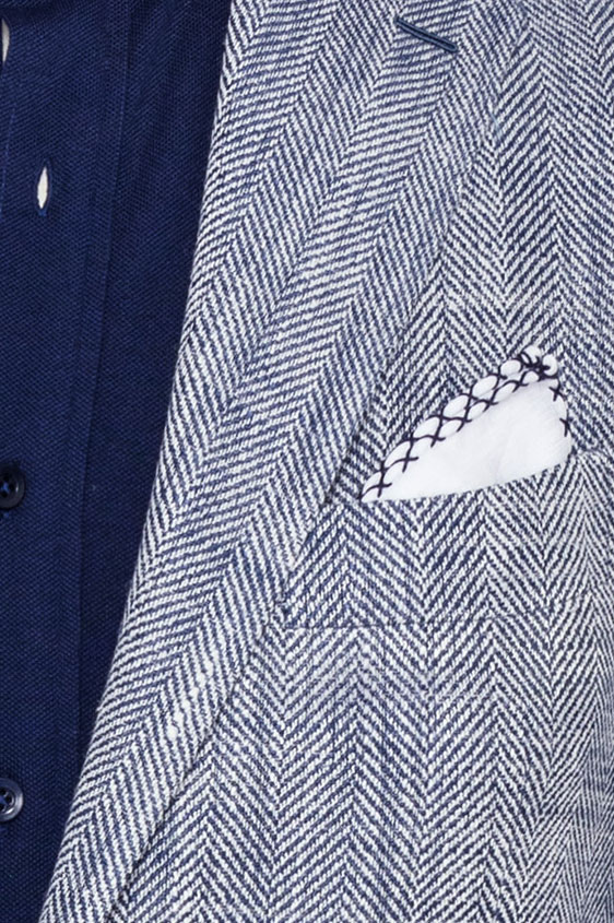 Голубой пиджак в елочку