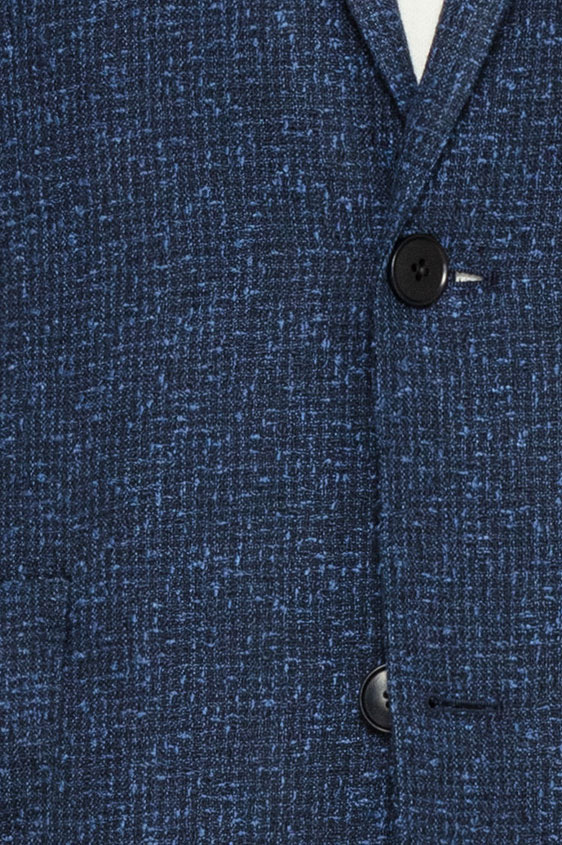 Темно-синий пиджак с объемной фактурой