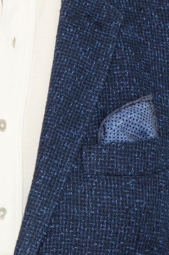 Темно-синий пиджак с объемной фактурой
