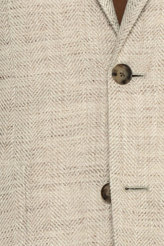 Бежевый пиджак в елочку