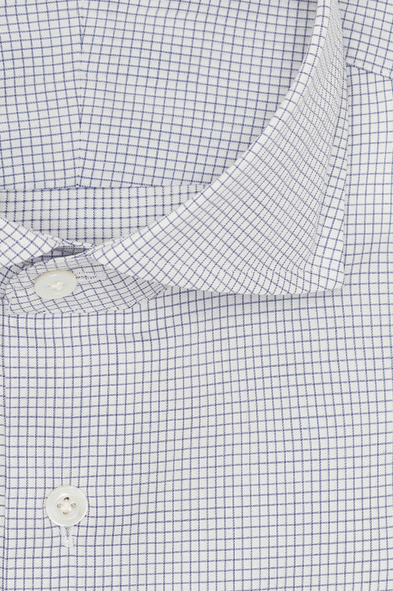 Белая сорочка в голубую клетку