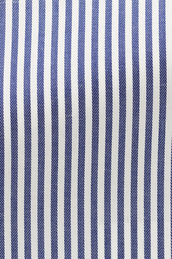 Темно-синяя сорочка в белую клетку