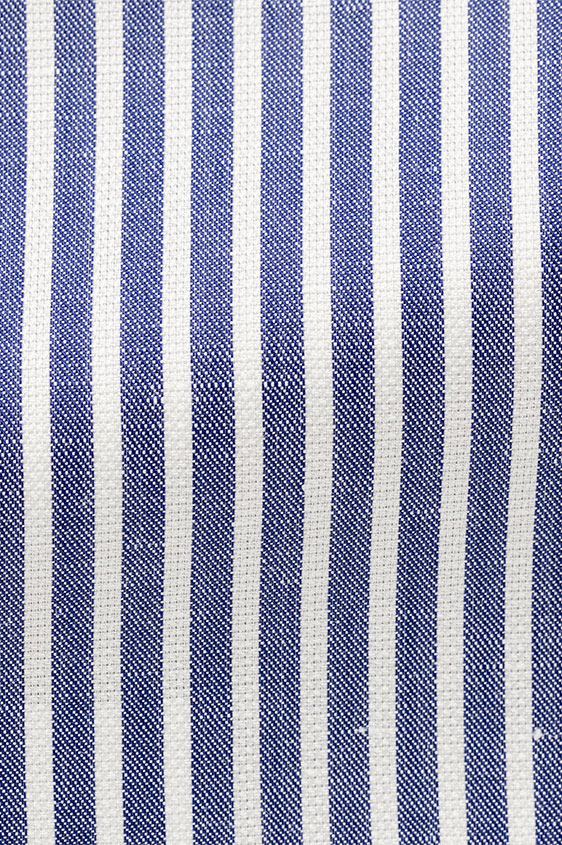 Синяя сорочка в белую полоску