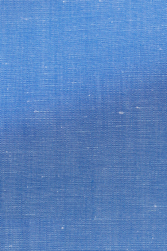 Ярко-синяя сорочка