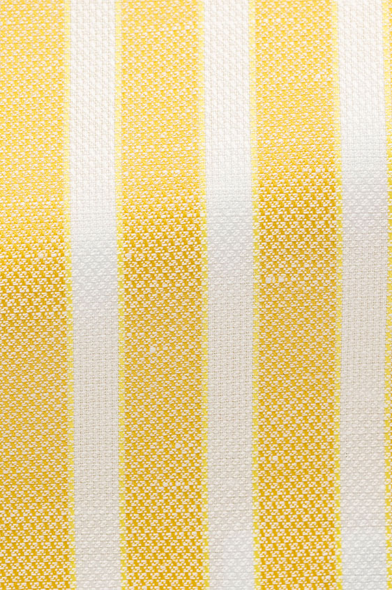 Желтая сорочка в белую полоску