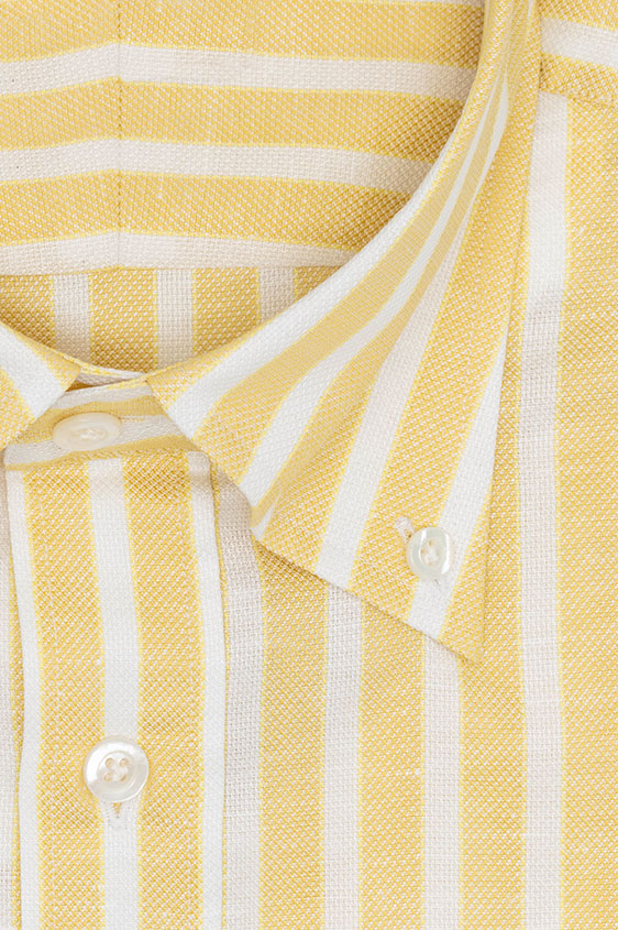 Желтая сорочка в белую полоску