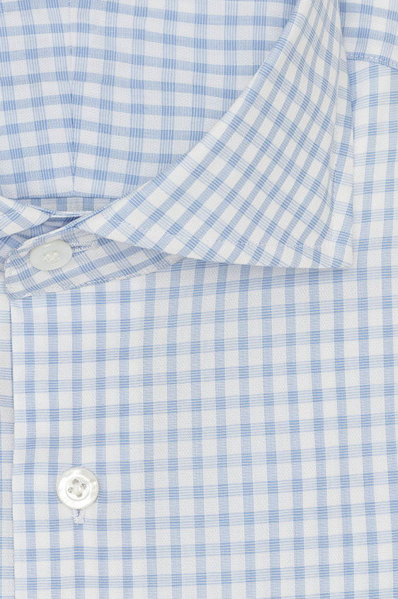 Белая сорочка с голубую клетку
