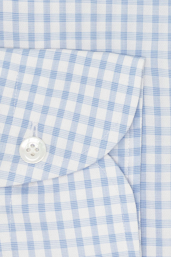 Белая сорочка с голубую клетку