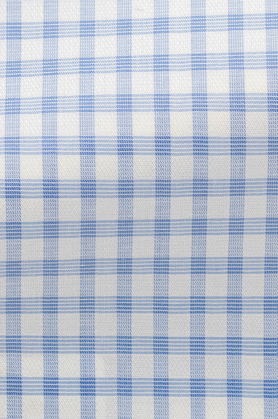 Белая сорочка с голубую клетку