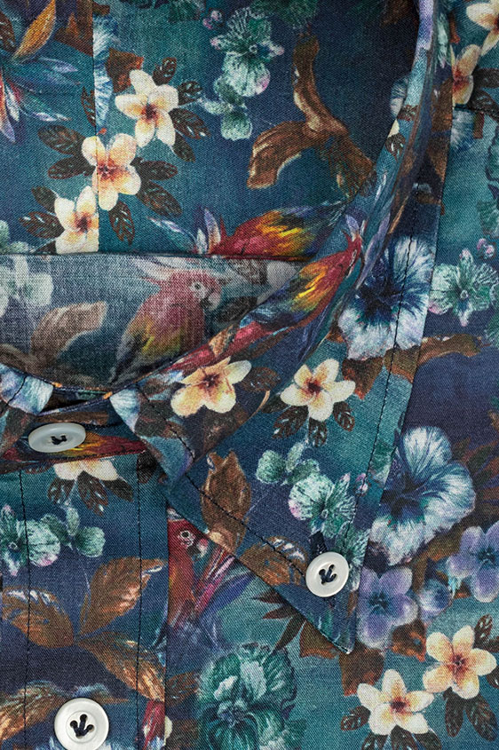 Темно-бирюзовая сорочка с принтом попугая