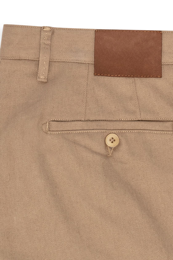 Брюки чинос бежевого цвета