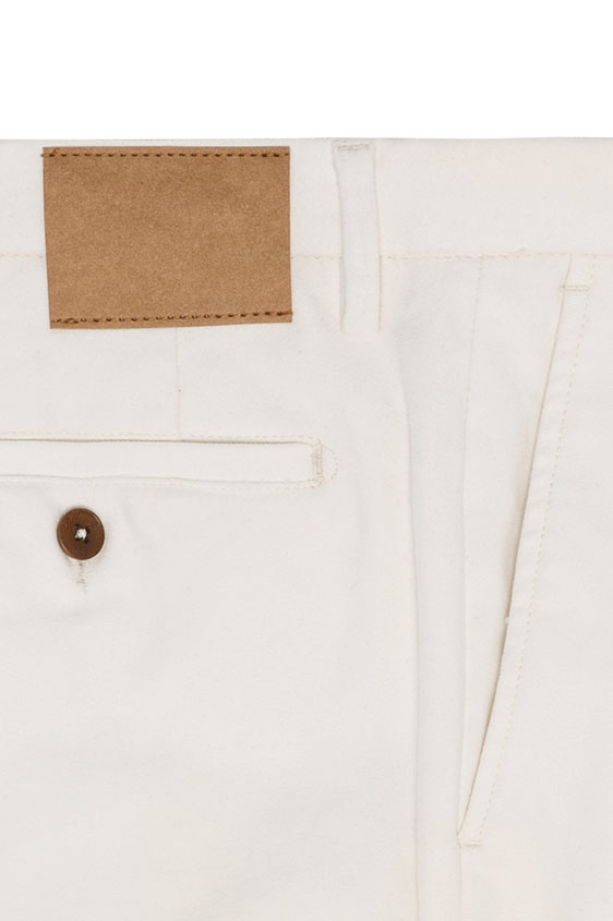 Брюки чинос белого цвета из микро-вельвета