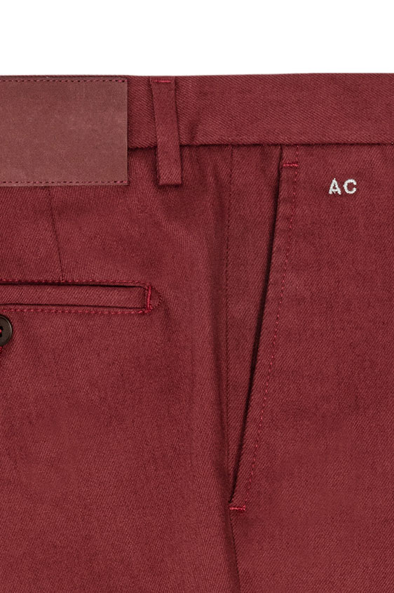 Красные брюки чинос