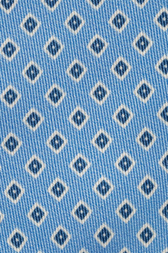 Голубой галстук в мелкий рисунок