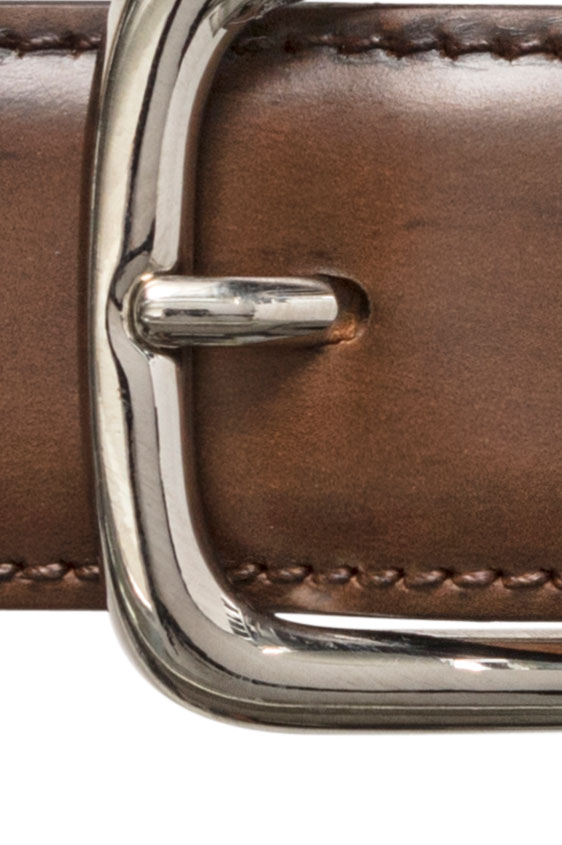 Коричневый ремень из кожи