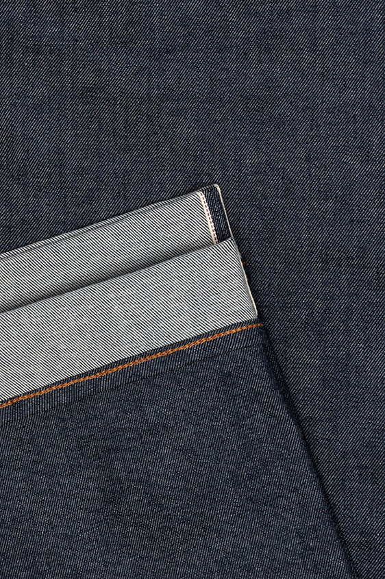 Темно-синие джинсы из сырого денима selvedge