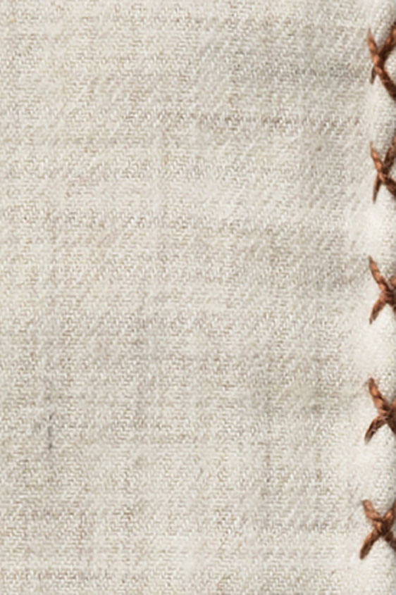 Бежевый нагрудный платок с коричневой окантовкой