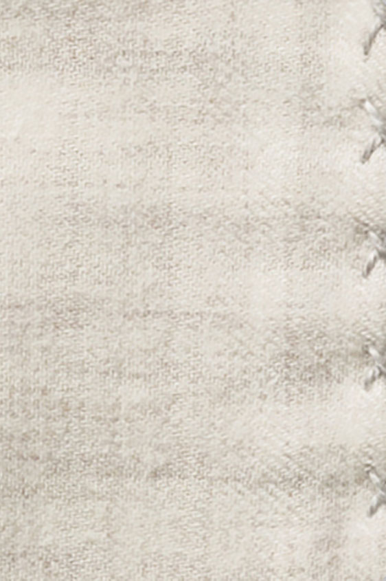 Бежевый нагрудный платок с серой окантовкой