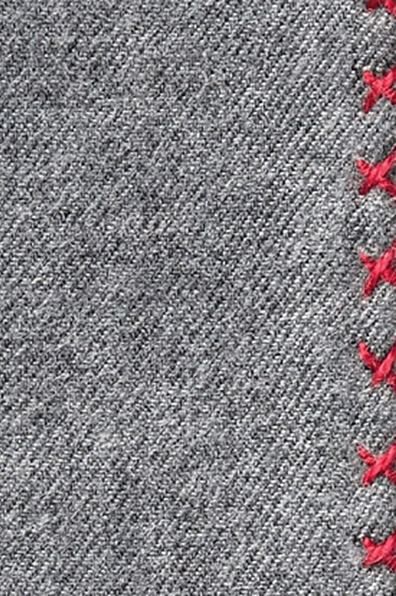 Серый нагрудный платок с красной окантовкой