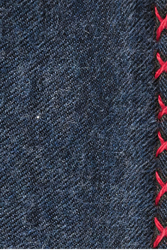 Синий нагрудный платок с красной окантовкой