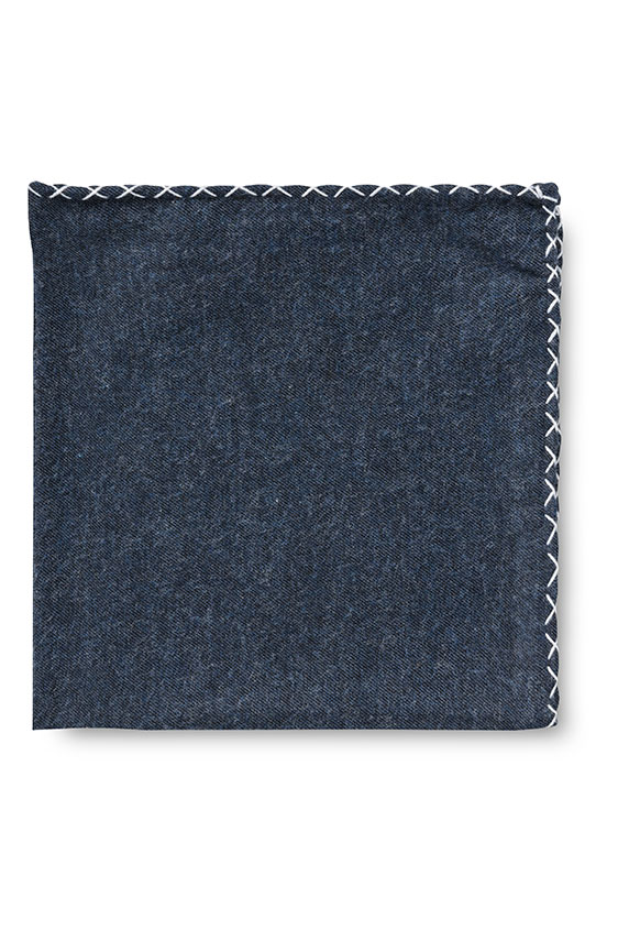 Синий нагрудный платок с белой окантовкой